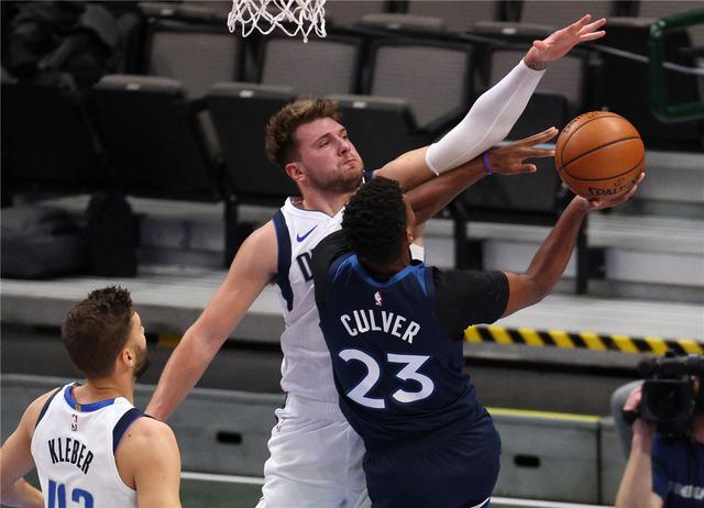 并带有更多 并带有更多