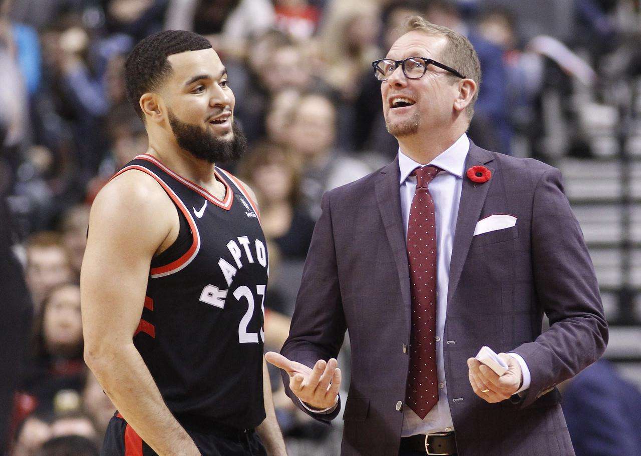 集看台与连 集看台与连